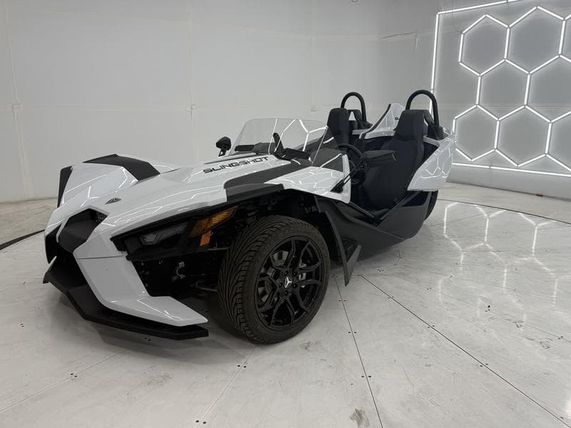 2023 Polaris Slingshot® S Manual