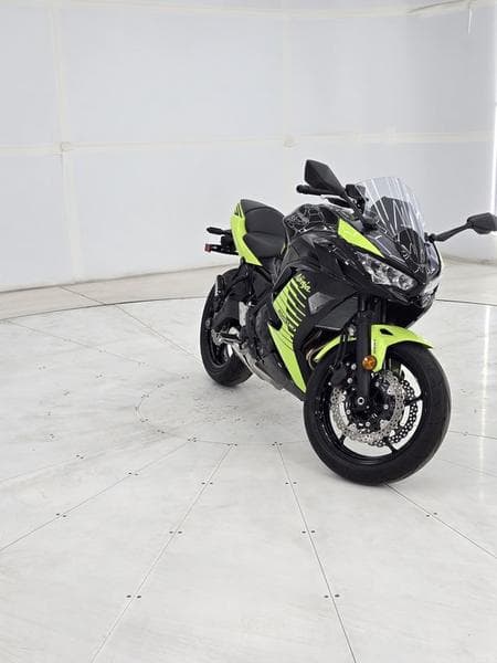 2026 Kawasaki Ninja® 650 ABS